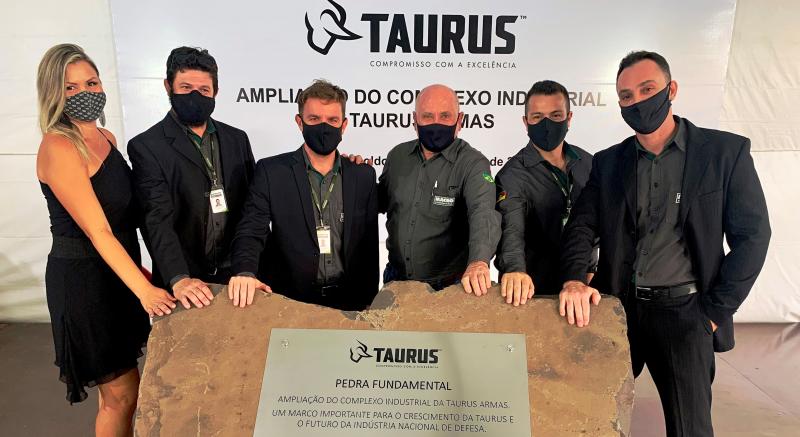 Pedra Fundamental e Licença de Construção