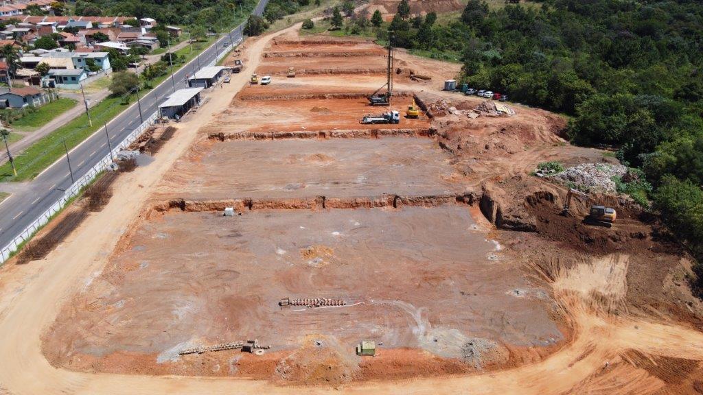 Platôs dos 6 pavilhões da obra Taurus Armas em rápido avanço